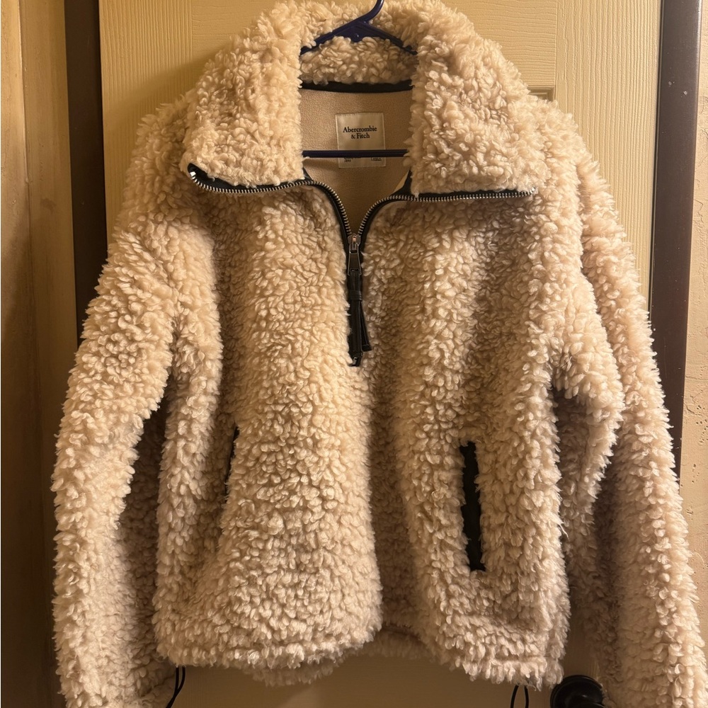 Abercrombie & Fitch Beige Sherpa Pullover